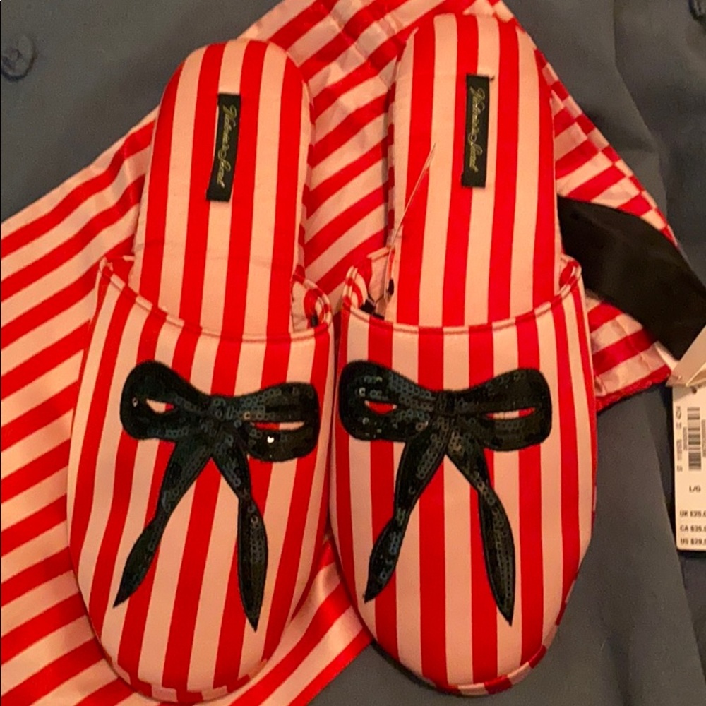 NWT Victoria’s Secret slippers